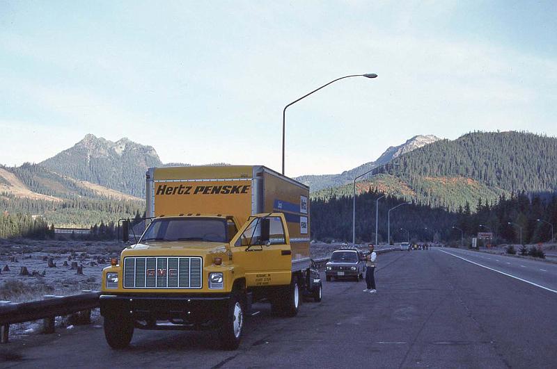 WT 0008 - Before - Snoqualmie Pass on I-90 Oct-1990.jpg